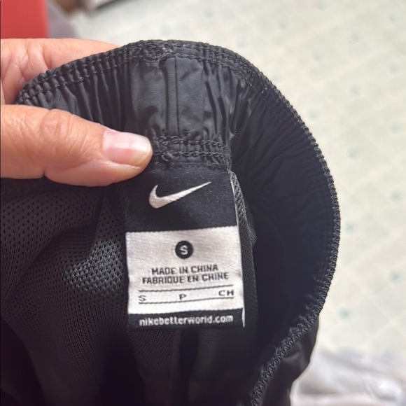 Nike Black Sweatpants Relaxed Fit Joggers - Picture 6 of 6